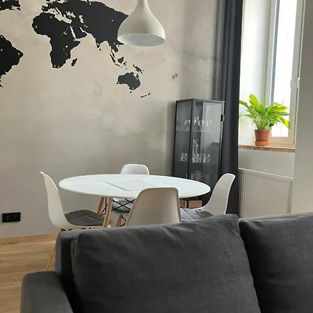 Kolobrzeska 公寓 皮拉